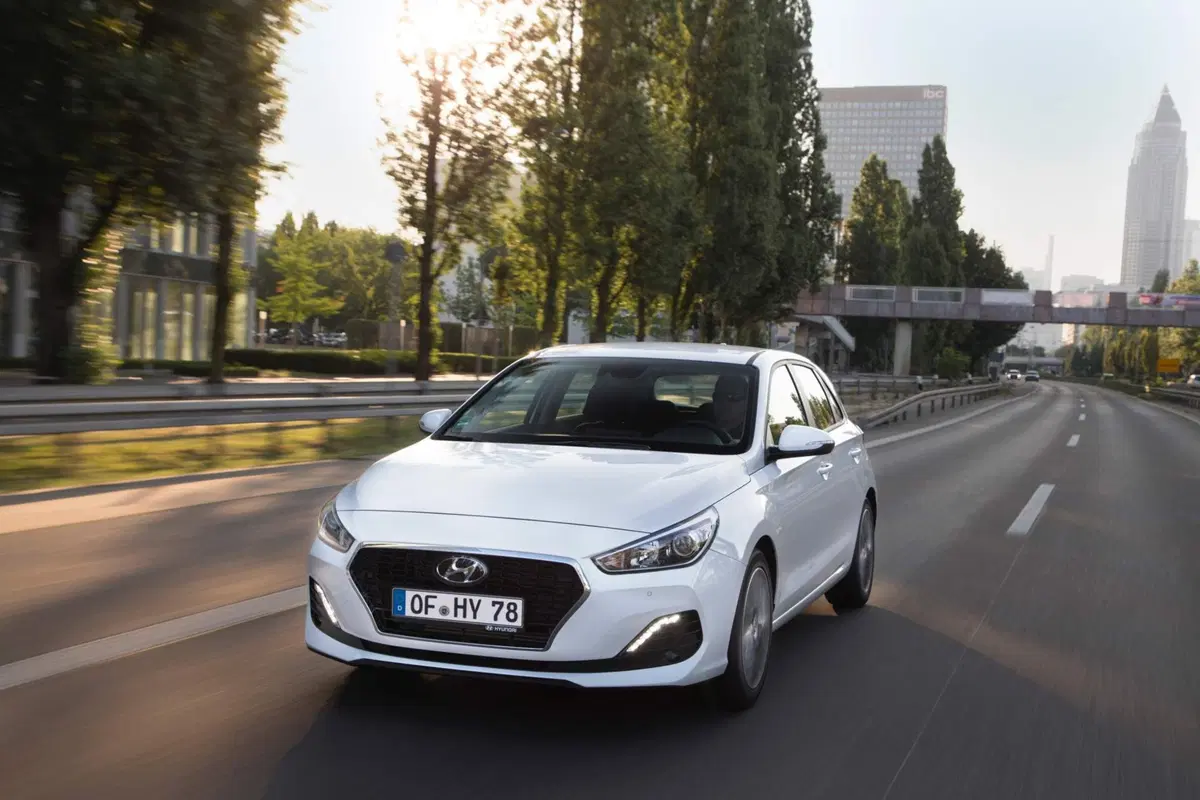 Hyundai i30, aggiornamenti estetici e nuovo motore diesel (8)