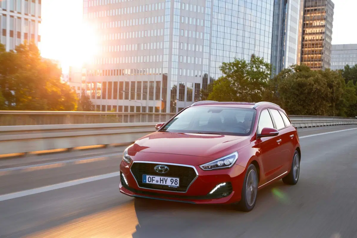 Hyundai i30, aggiornamenti estetici e nuovo motore diesel (6)