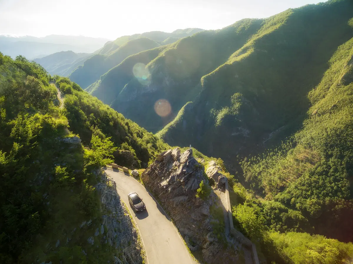 Kia Stinger GT Line, a spasso per le curve di Liguria, Toscana e Emilia