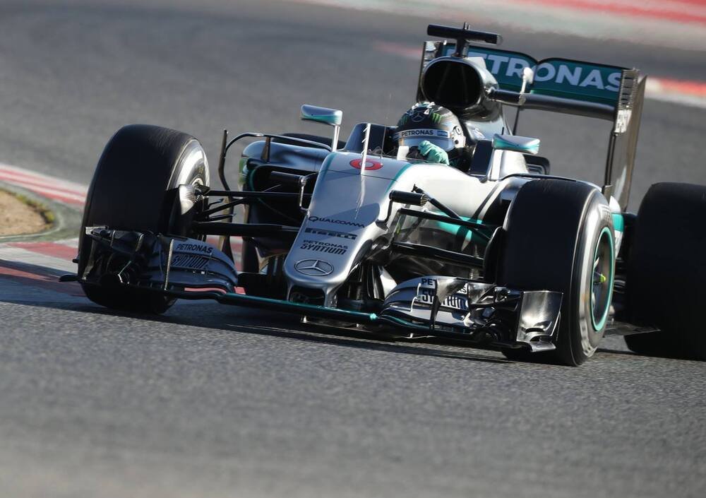 La Mercedes di Nico Rosberg durante le ultime fasi di test