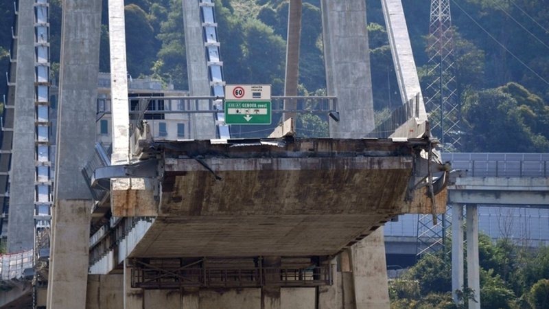 Crollo ponte Morandi, indagate 20 persone e Autostrade