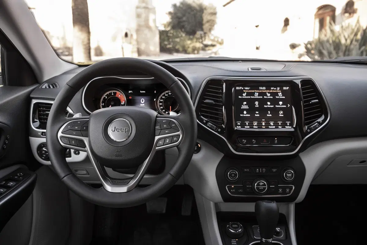 Jeep Cherokee 2019, ecco come è cambiata [Video e foto] (5)