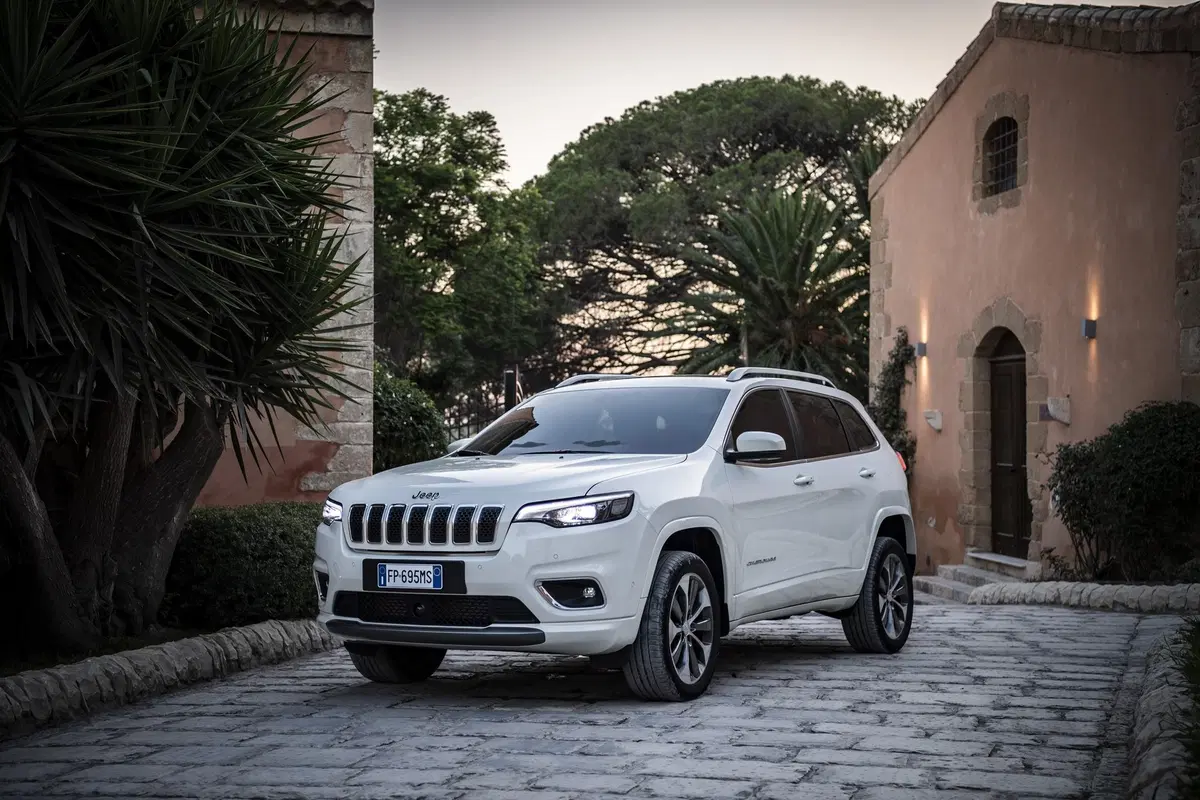 Jeep Cherokee 2019, ecco come è cambiata [Video e foto] (2)