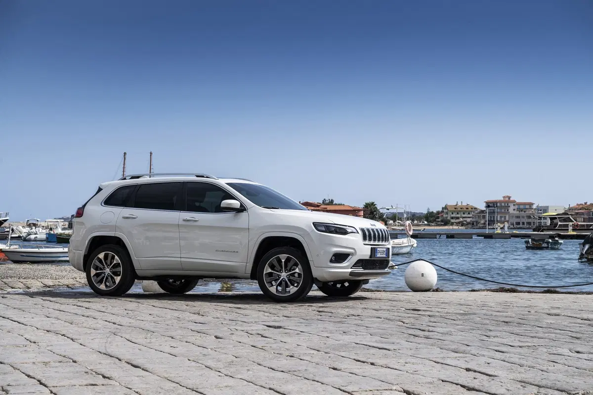 Jeep Cherokee 2019, ecco come è cambiata [Video e foto] (4)