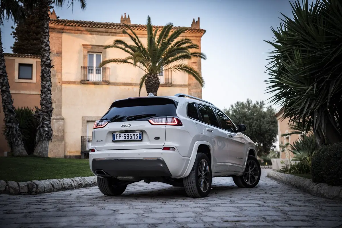 Jeep Cherokee 2019, ecco come è cambiata [Video e foto] (3)