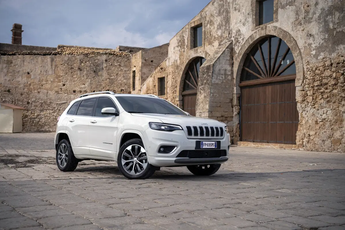 Jeep Cherokee 2019, ecco come è cambiata [Video e foto] (6)