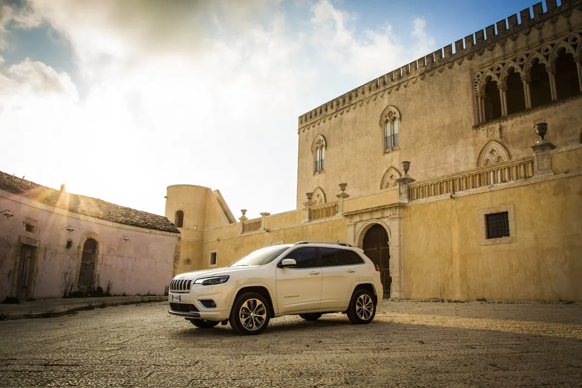 Jeep Cherokee 2019, ecco come è cambiata [Video e foto] (9)