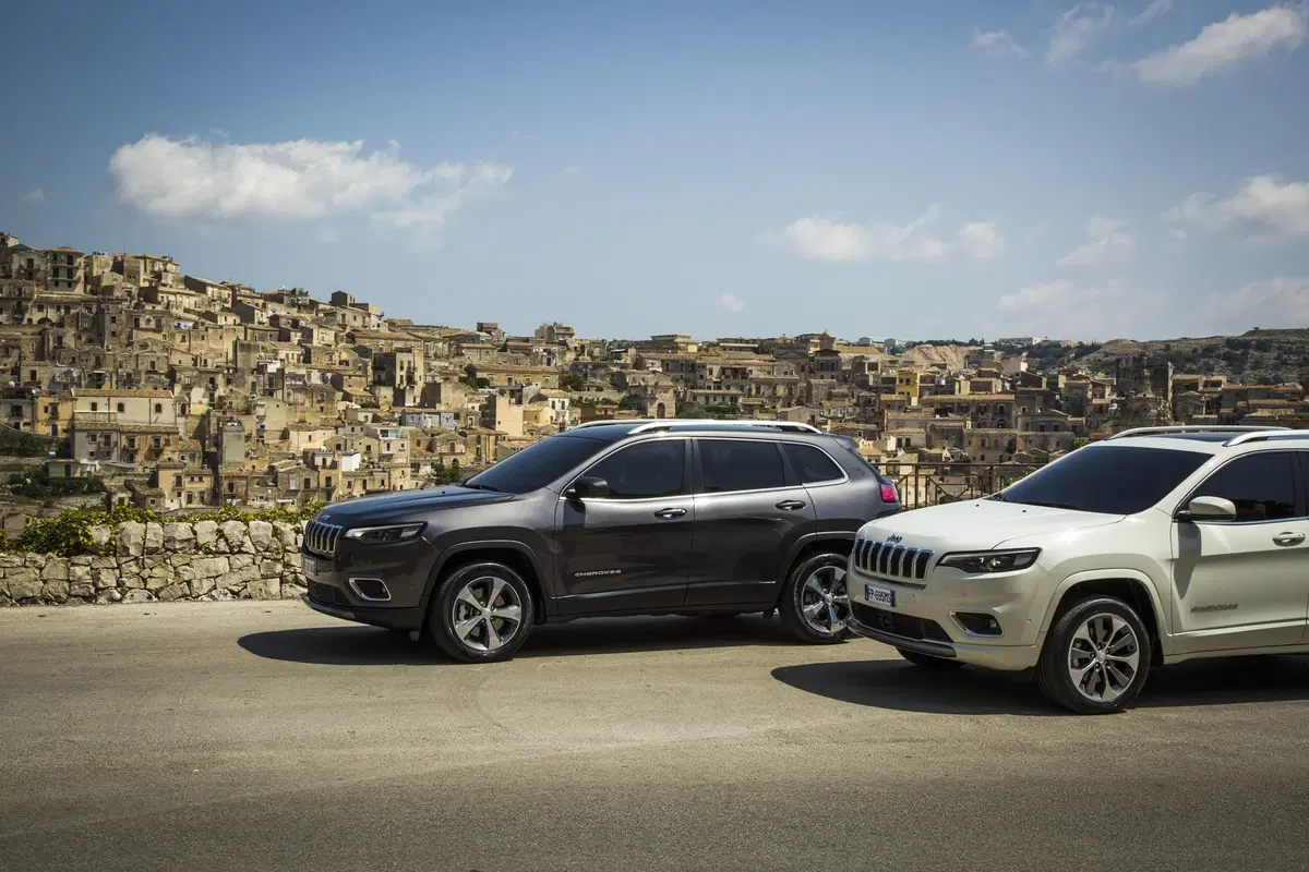 Jeep Cherokee 2019, ecco come è cambiata [Video e foto] (15)