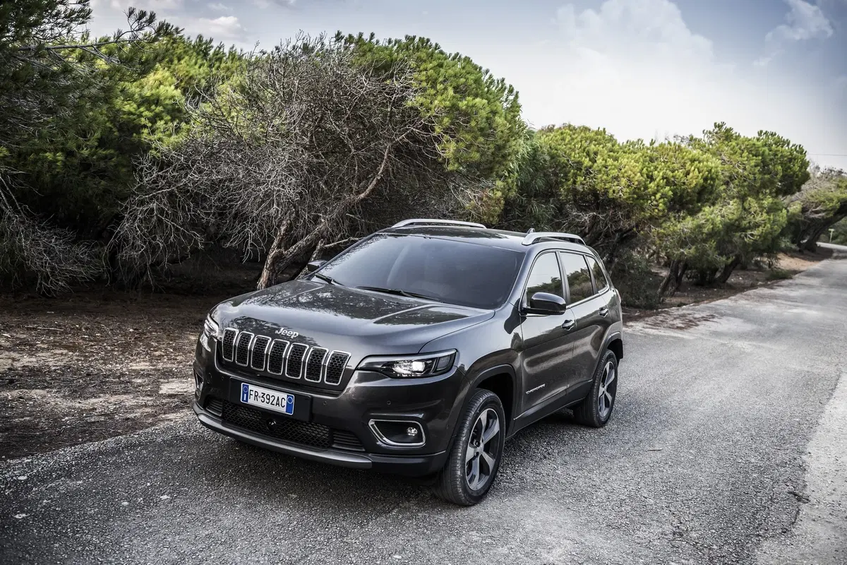 Jeep Cherokee 2019, ecco come è cambiata [Video e foto] (16)