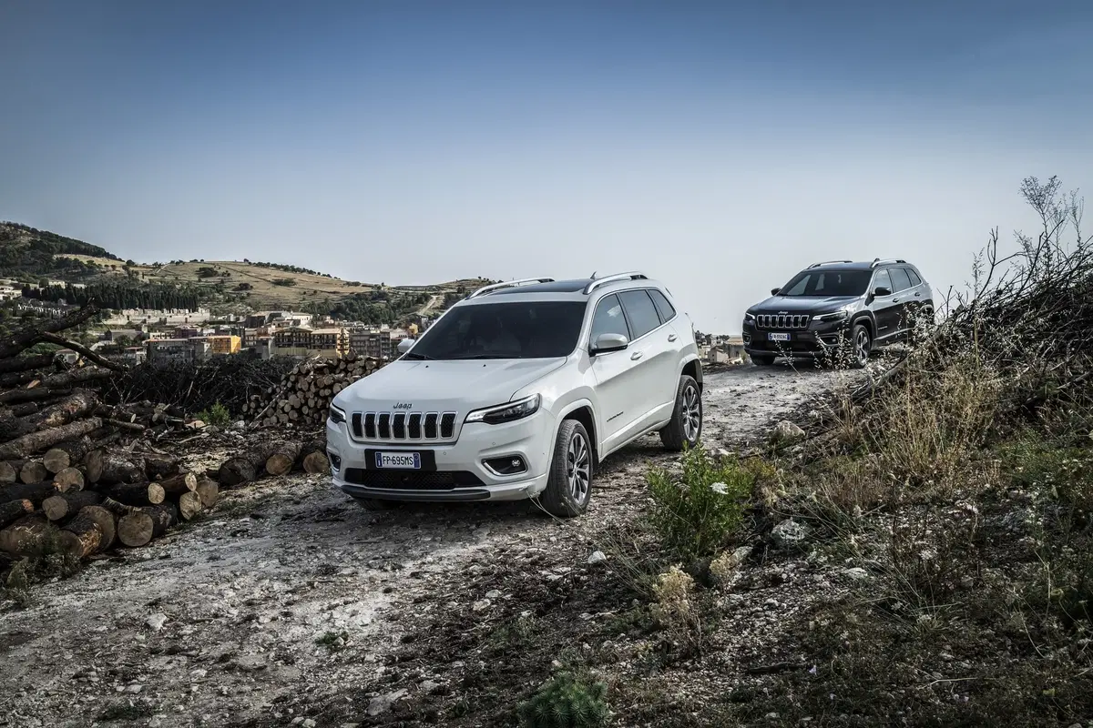 Jeep Cherokee 2019, ecco come è cambiata [Video e foto] (19)