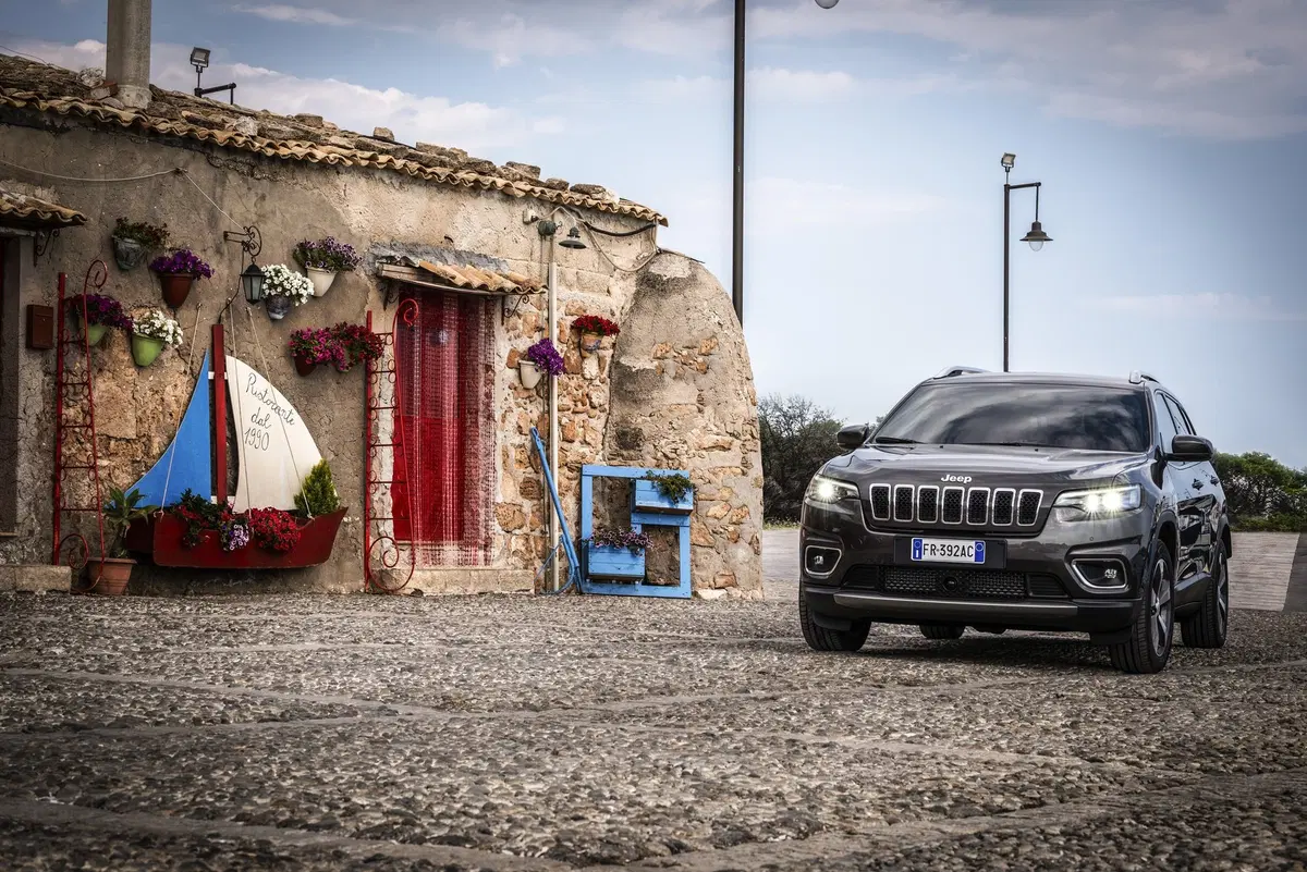 Jeep Cherokee 2019, ecco come è cambiata [Video e foto] (21)