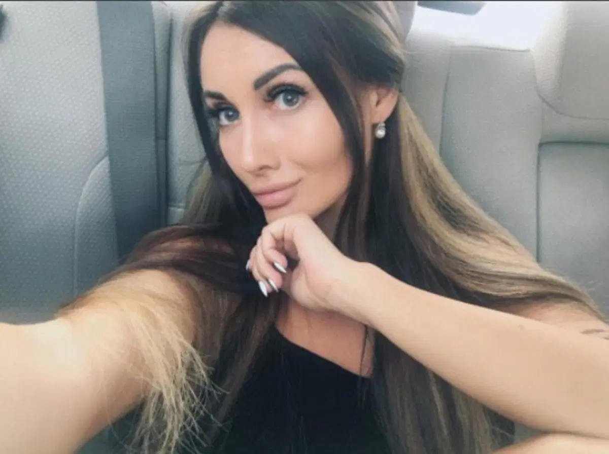 Patente sospesa a Kira Mayer: non basta offrire sesso alla star social (4)