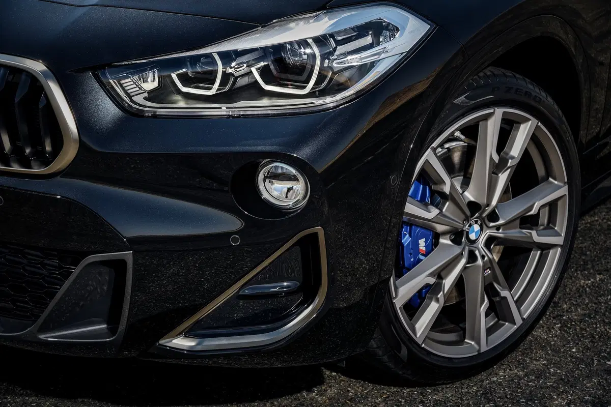 BMW X2 M35i, il SUV-coupé bavarese da 306 CV (4)
