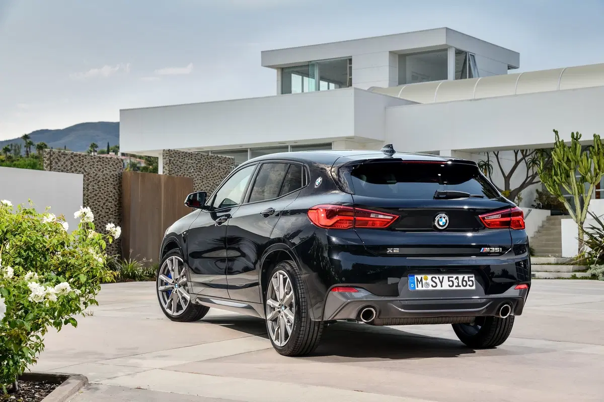 BMW X2 M35i, il SUV-coupé bavarese da 306 CV (8)