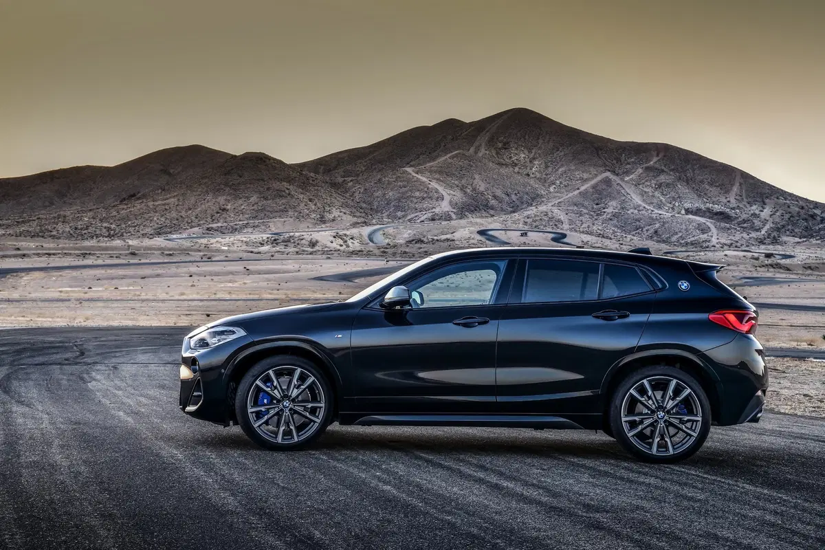 BMW X2 M35i, il SUV-coupé bavarese da 306 CV (17)