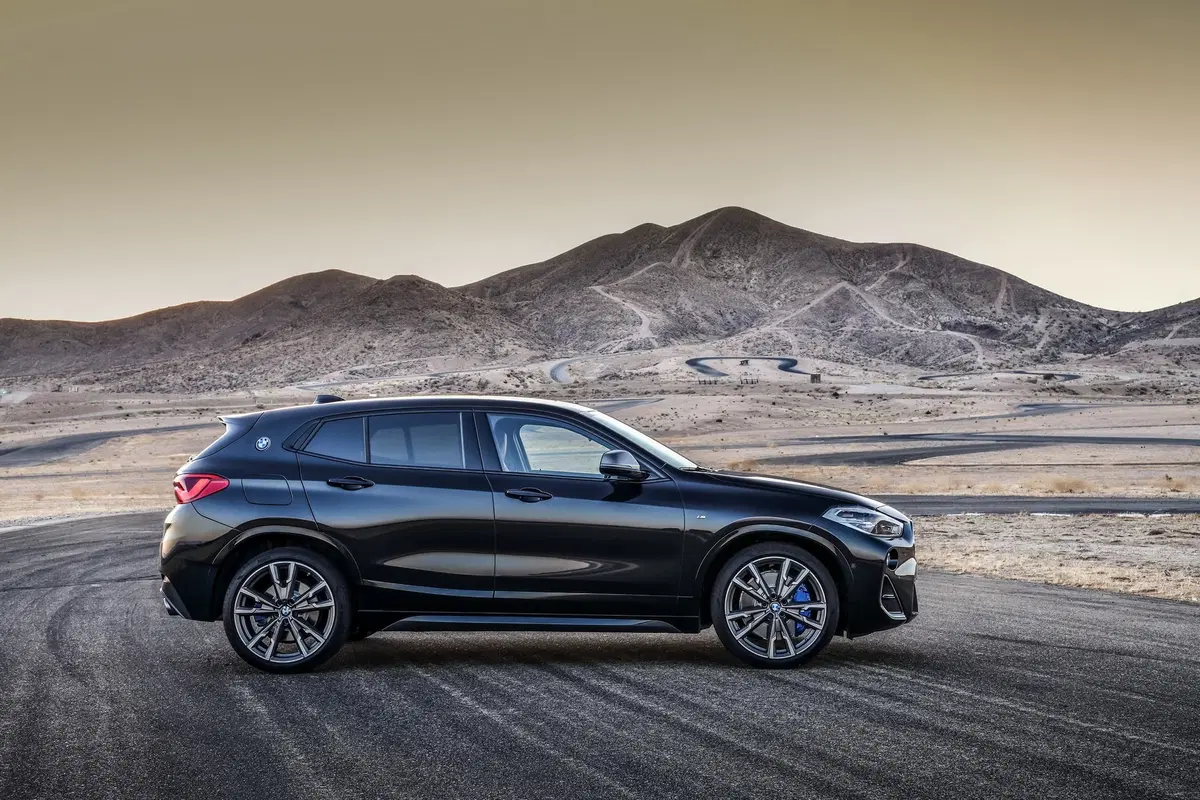 BMW X2 M35i, il SUV-coupé bavarese da 306 CV (7)