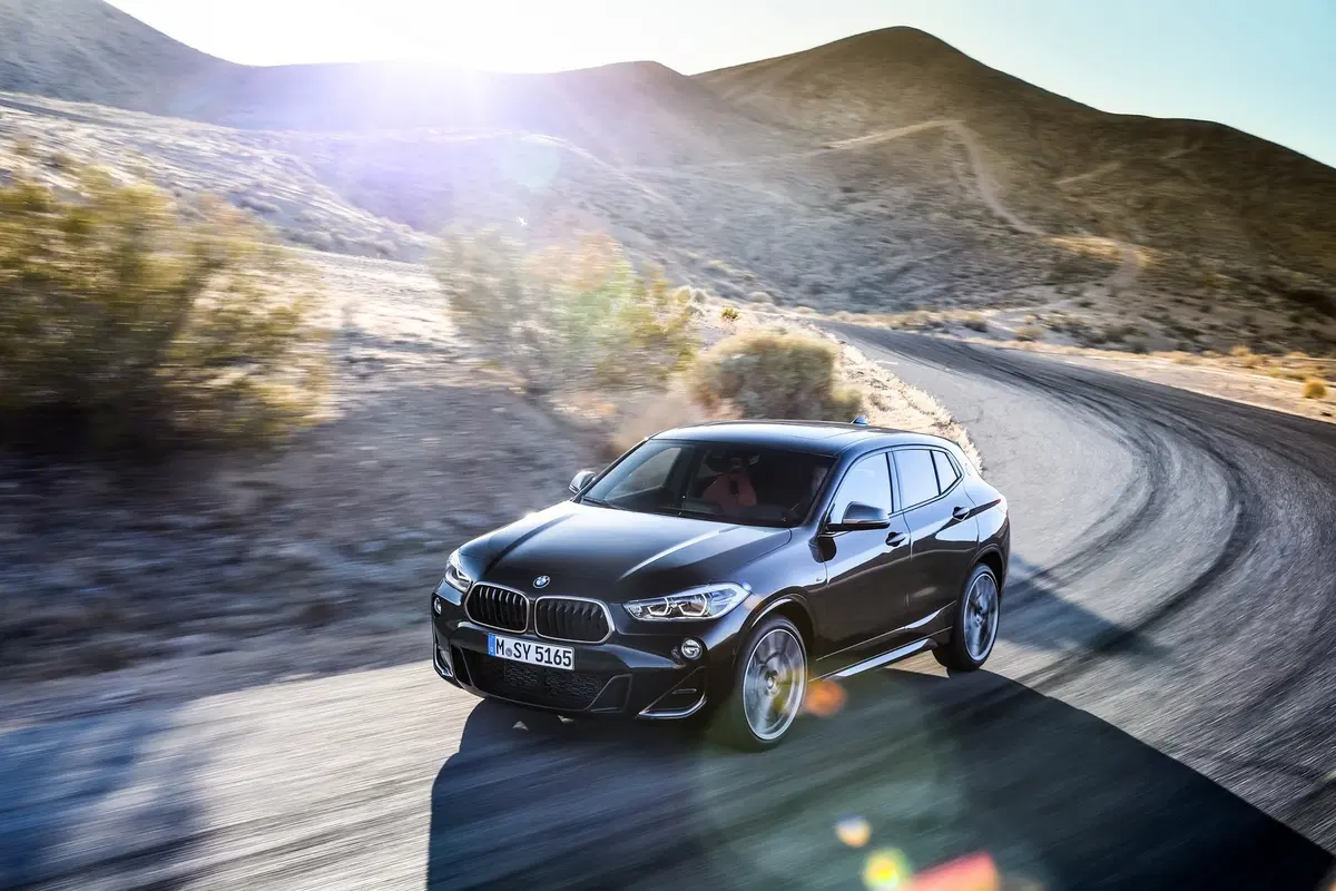 BMW X2 M35i, il SUV-coupé bavarese da 306 CV (13)