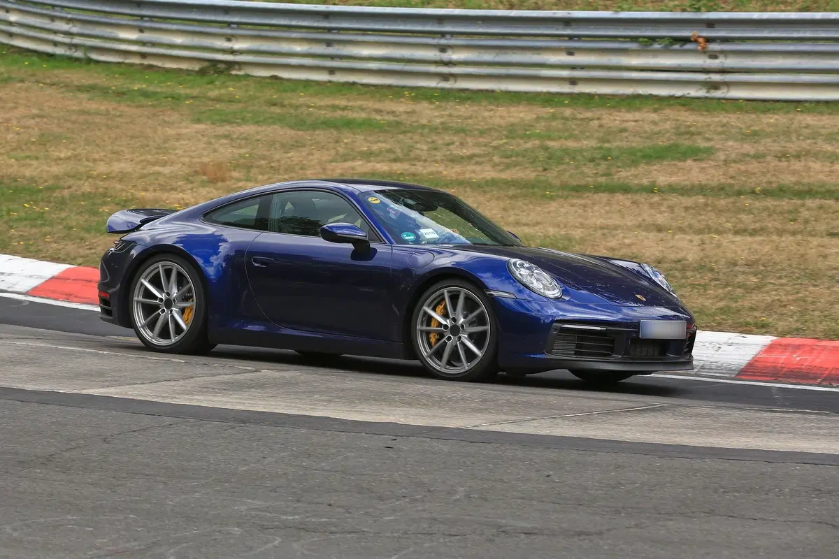 Porsche 911, la serie 992 è quasi pronta al debutto [Foto spia] (12)