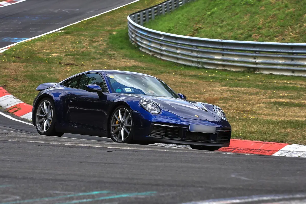 Porsche 911, la serie 992 è quasi pronta al debutto [Foto spia] (15)