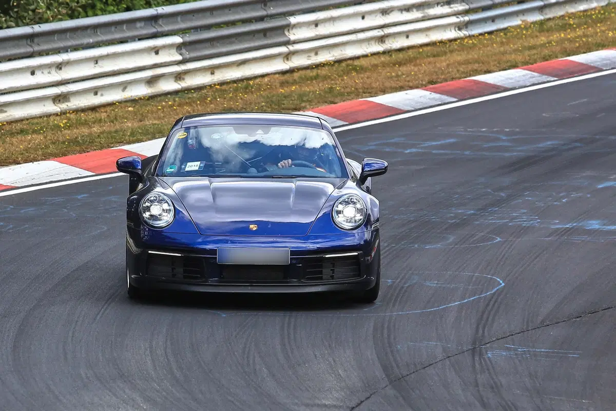 Porsche 911, la serie 992 è quasi pronta al debutto [Foto spia] (8)