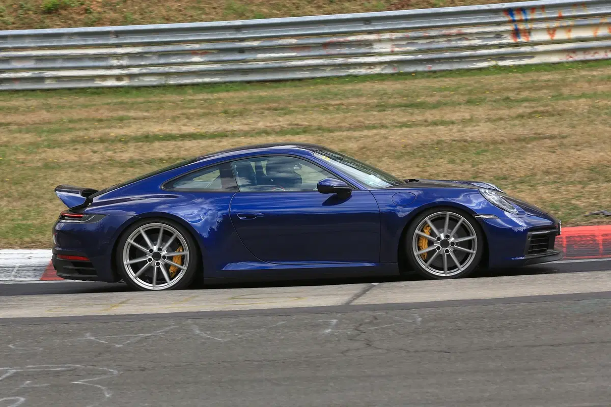 Porsche 911, la serie 992 è quasi pronta al debutto [Foto spia] (6)