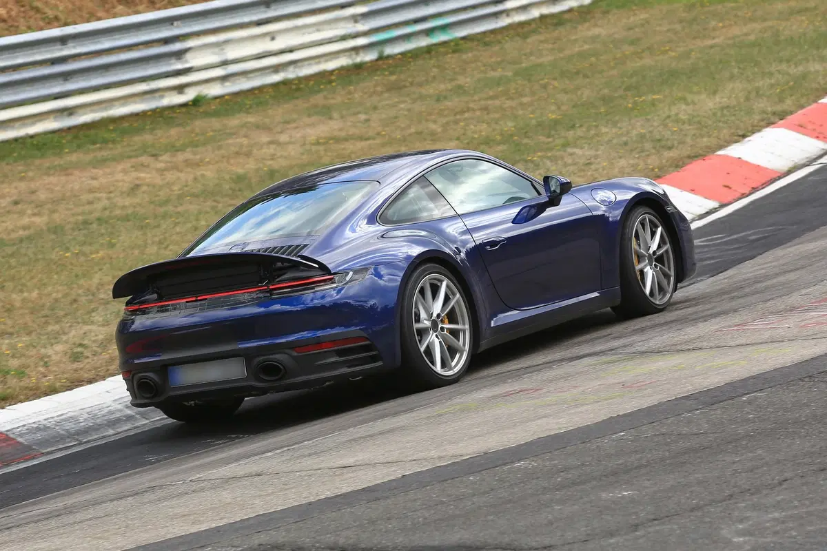 Porsche 911, la serie 992 è quasi pronta al debutto [Foto spia] (10)