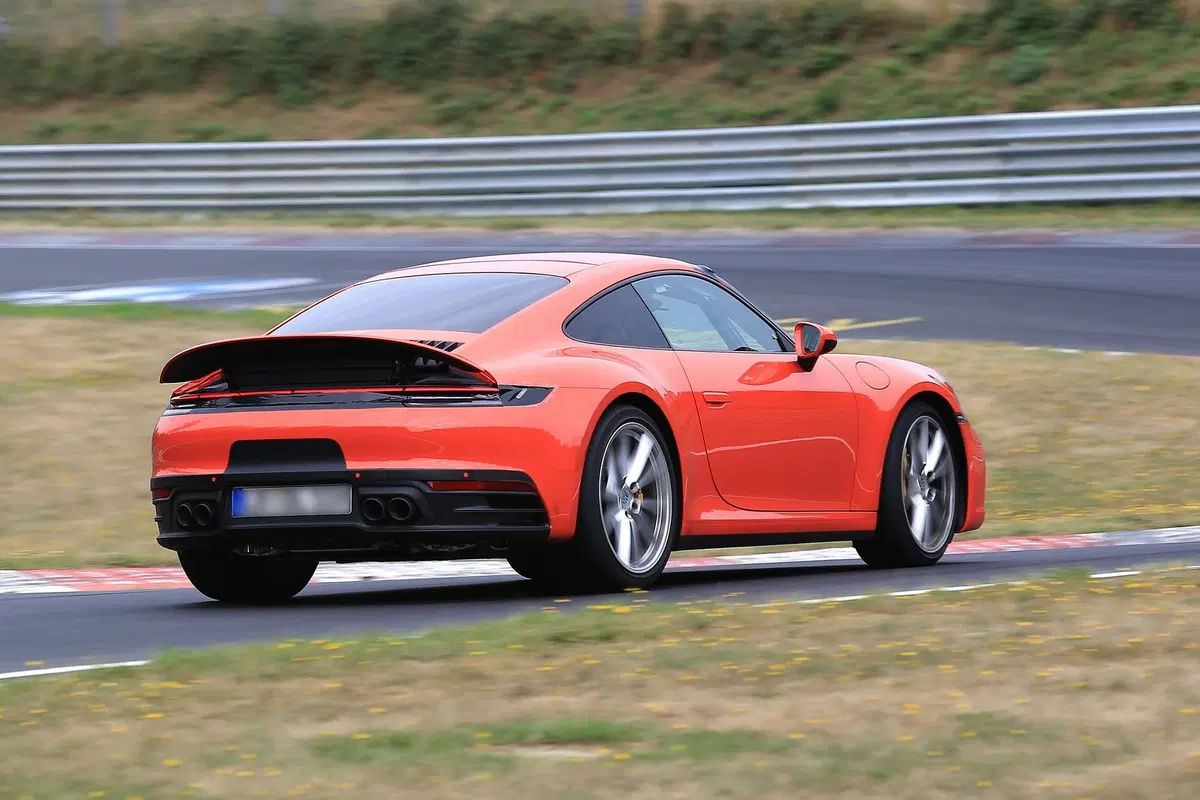Porsche 911, la serie 992 è quasi pronta al debutto [Foto spia] (2)