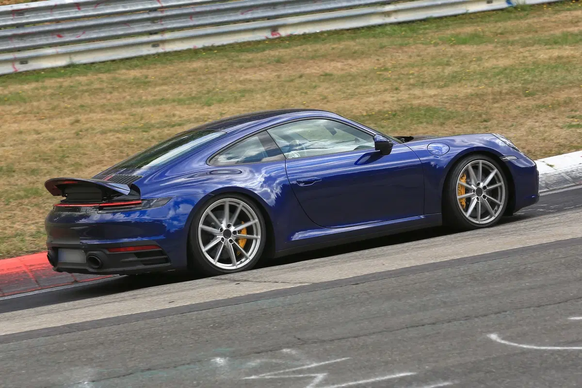 Porsche 911, la serie 992 è quasi pronta al debutto [Foto spia] (17)