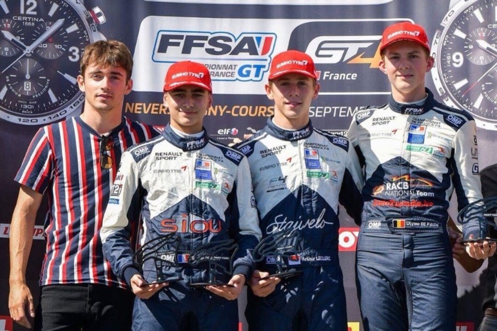 Podio F4 francese 2018: seconda vittoria per Leclerc Jr premiato dal fratello che corre in F1