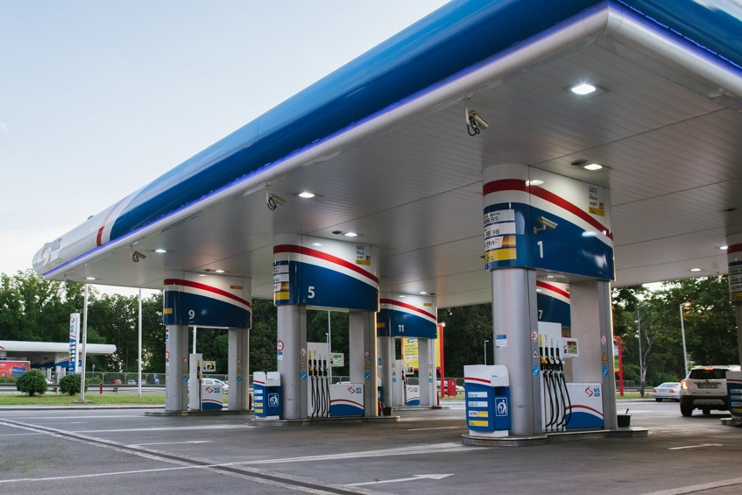 Prezzo benzina, Bitonci: primo taglio accise in vista