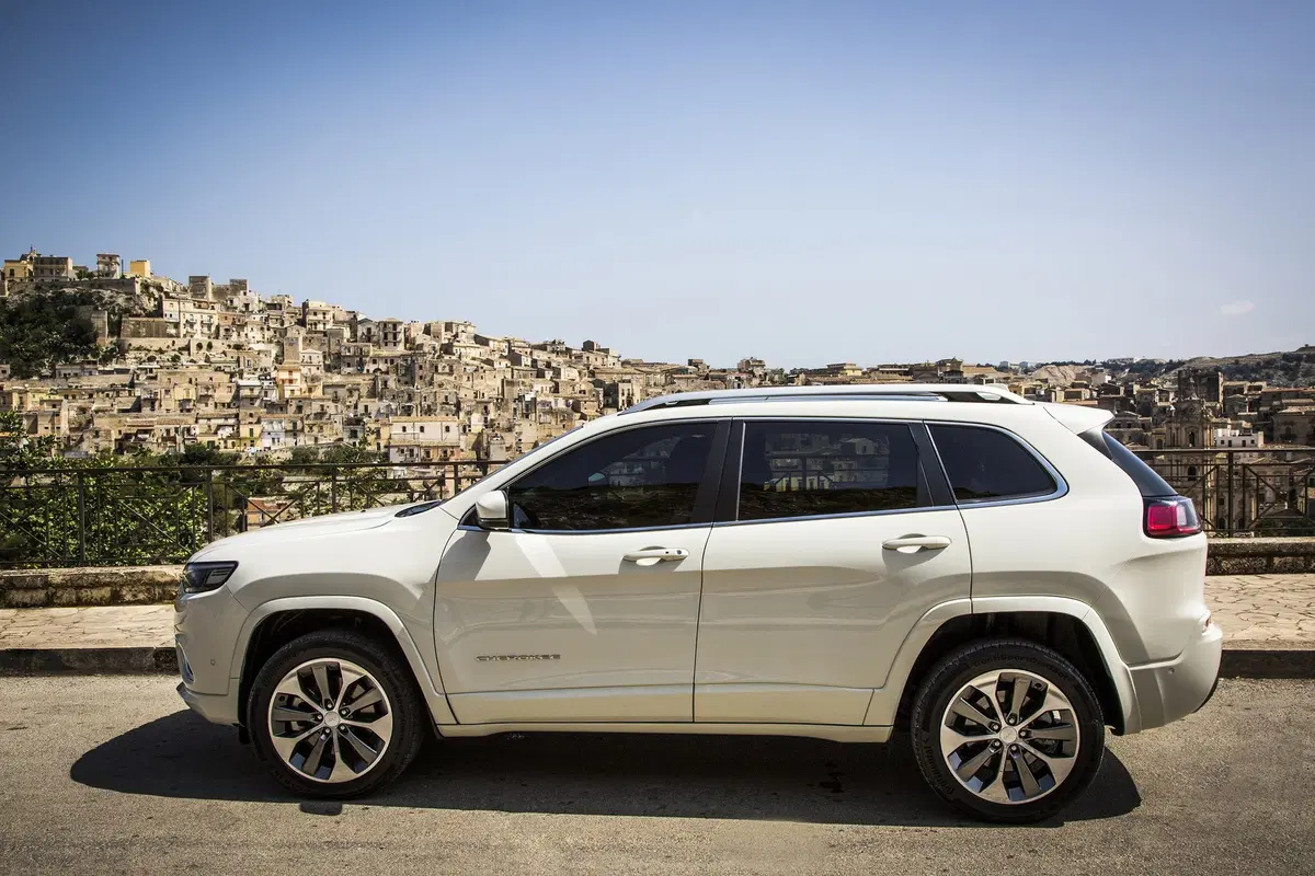 Jeep Cherokee 2019, ecco come è cambiata [Video e foto] (3)