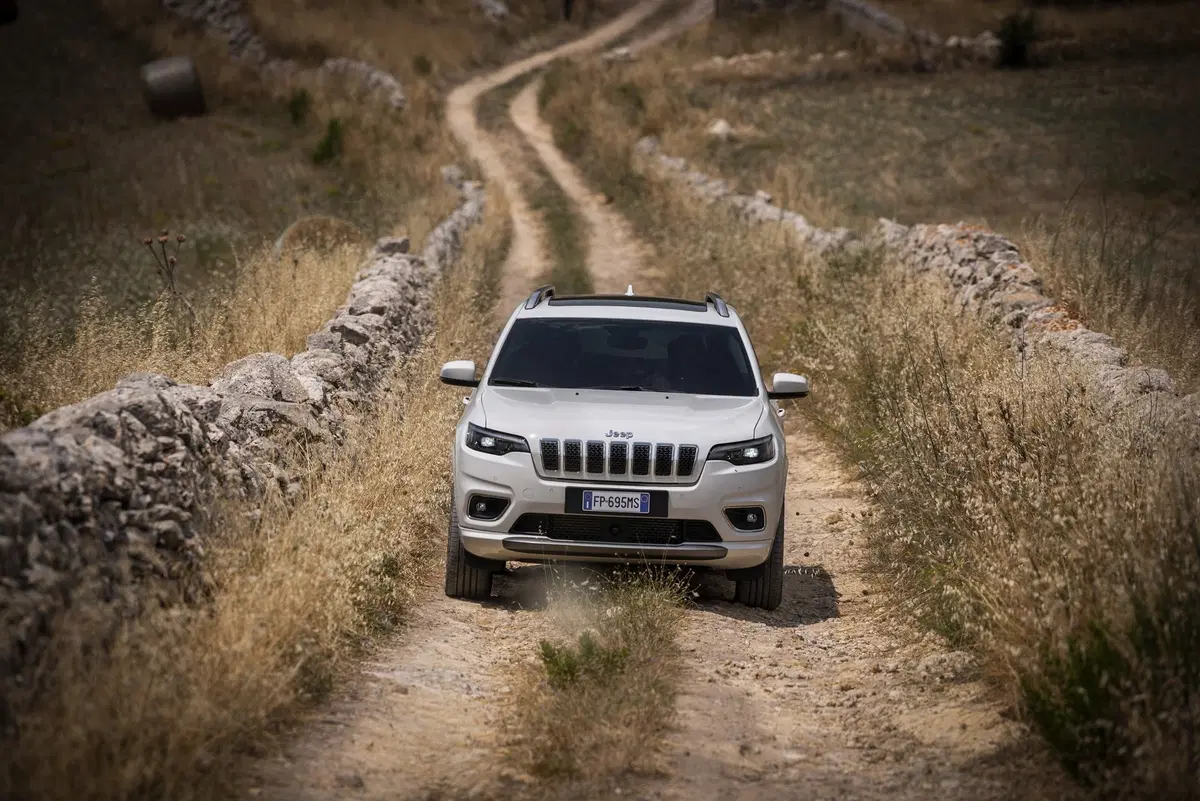 Jeep Cherokee 2019, ecco come è cambiata [Video e foto] (6)