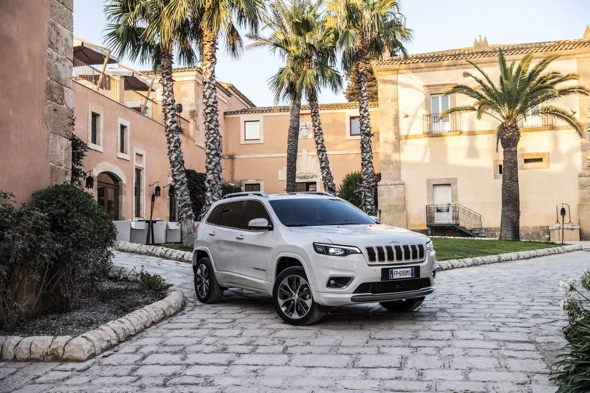 Jeep Cherokee 2019, ecco come è cambiata [Video e foto] (8)
