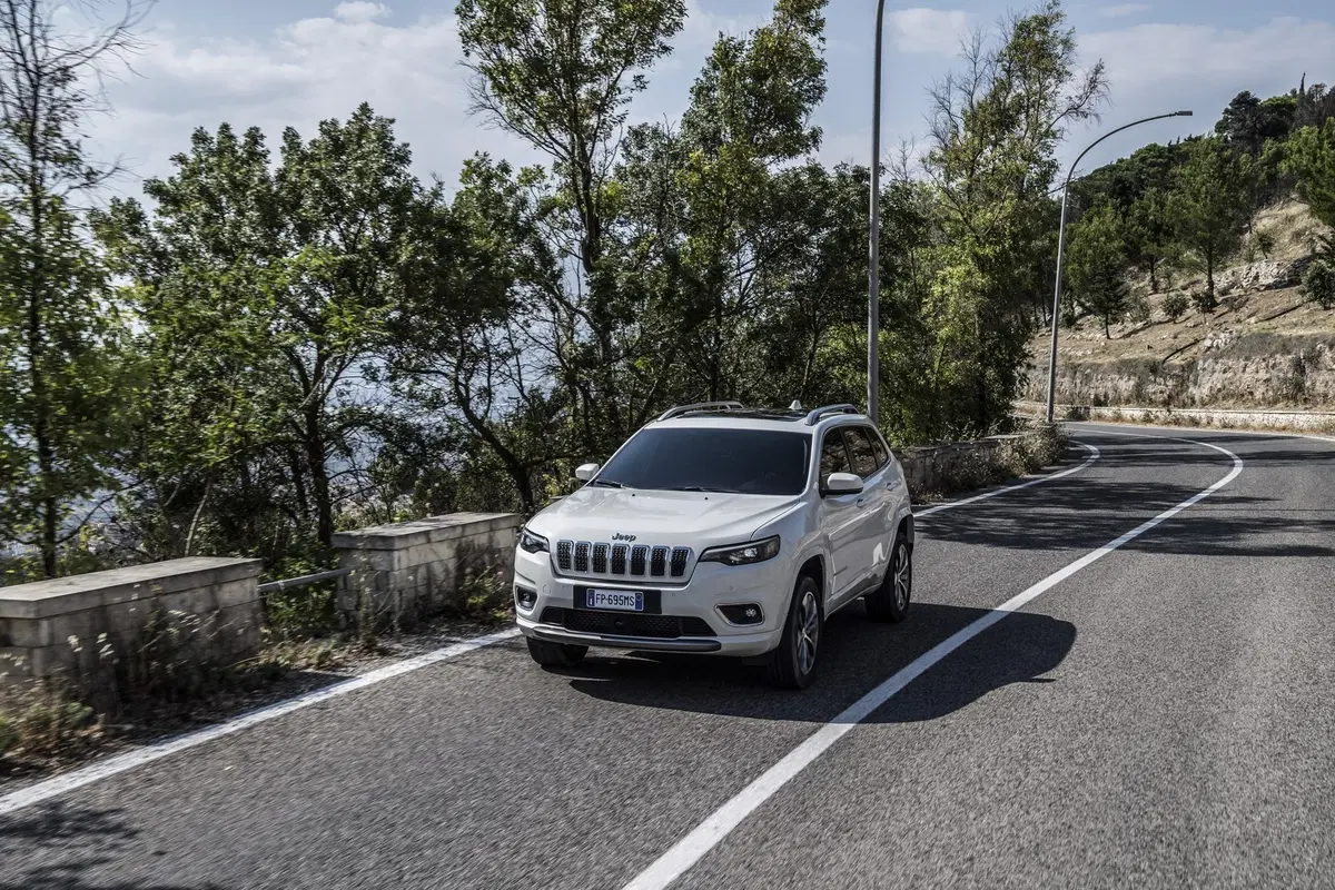 Jeep Cherokee 2019, ecco come è cambiata [Video e foto] (9)