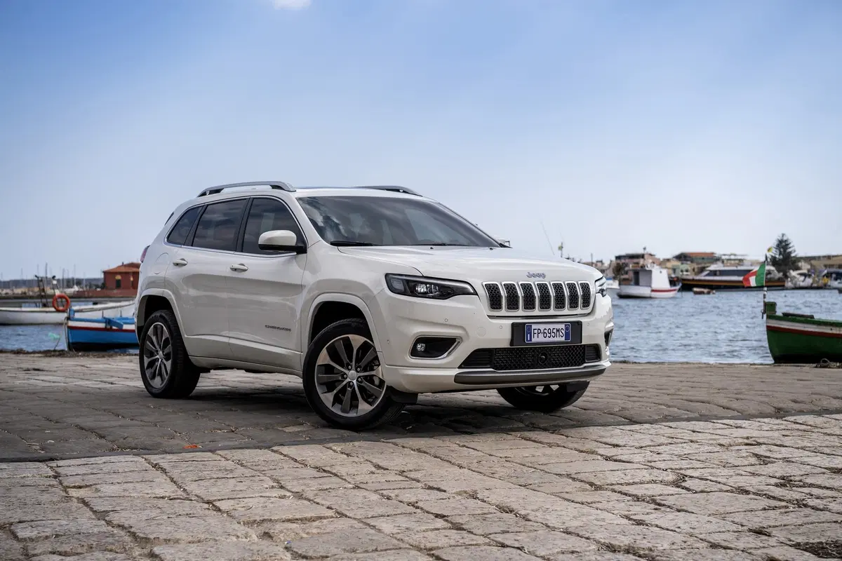 Jeep Cherokee 2019, ecco come è cambiata [Video e foto] (12)