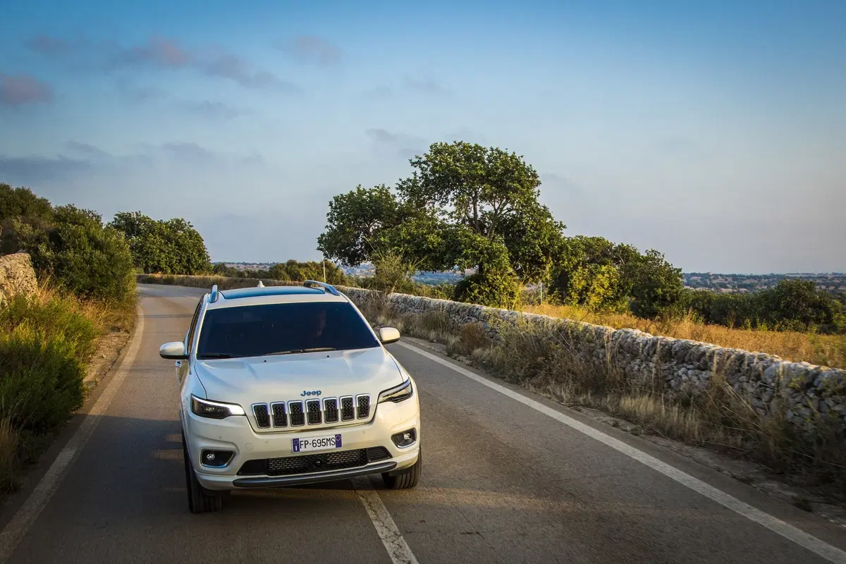Jeep Cherokee 2019, ecco come è cambiata [Video e foto] (15)