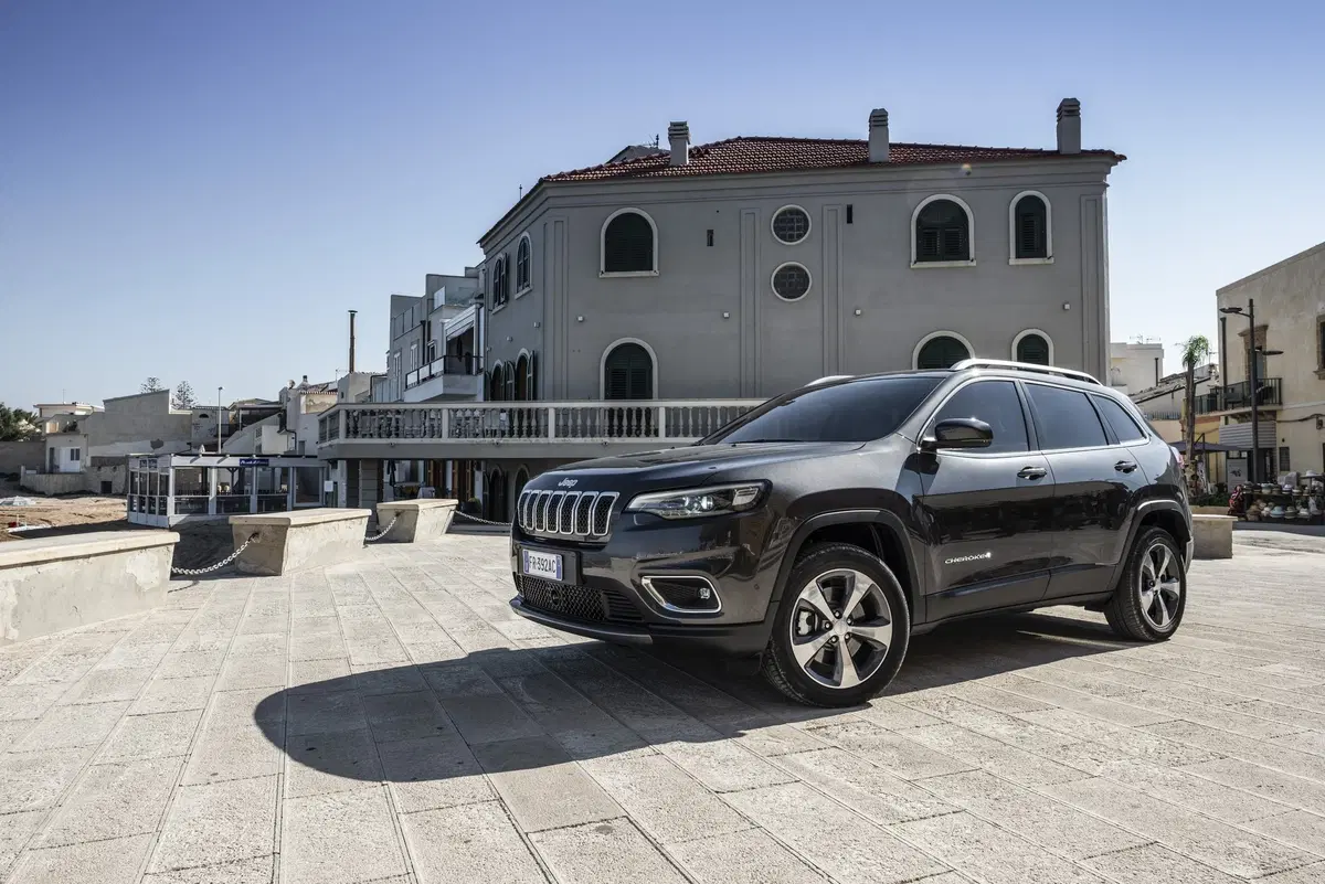 Jeep Cherokee 2019, ecco come è cambiata [Video e foto] (22)
