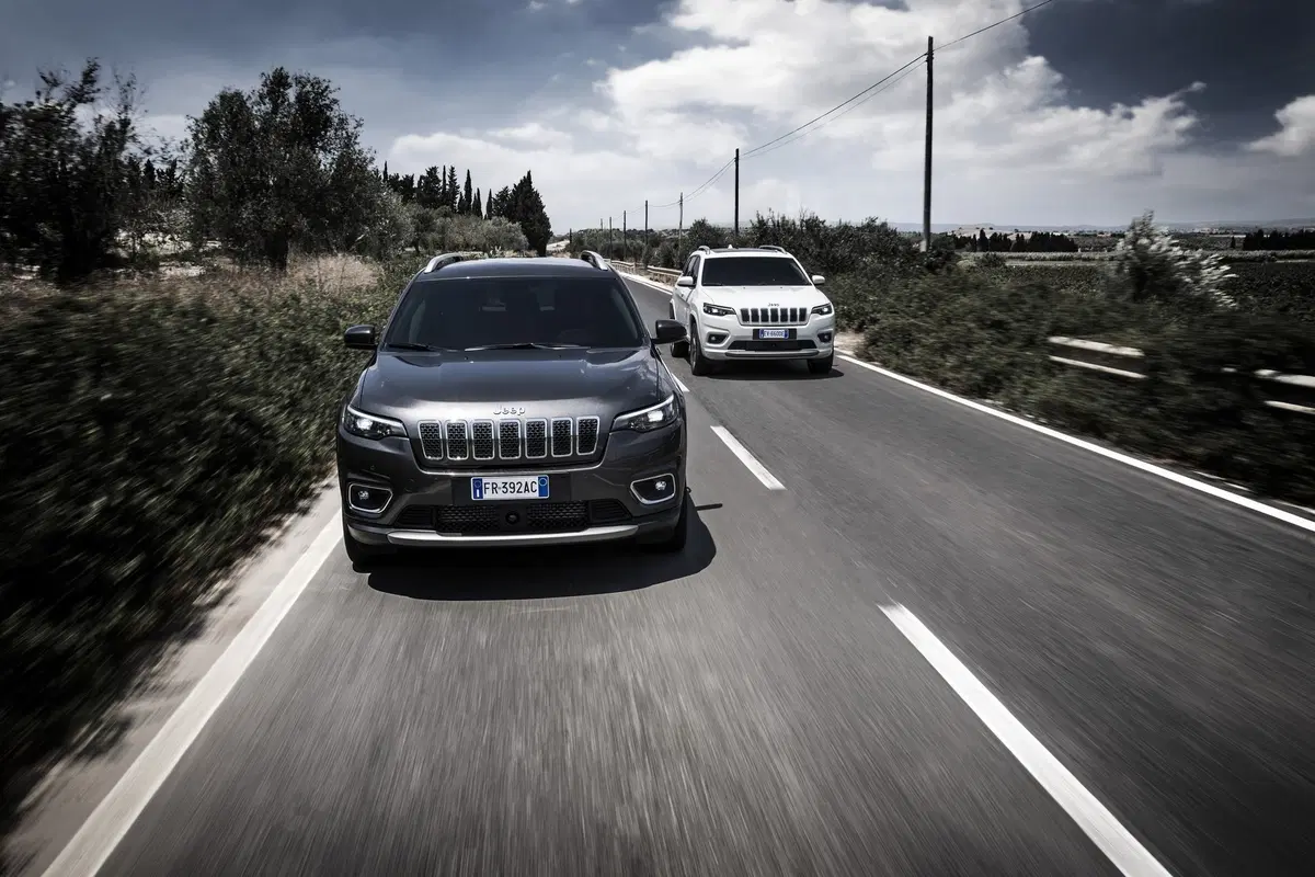 Jeep Cherokee 2019, ecco come è cambiata [Video e foto] (25)