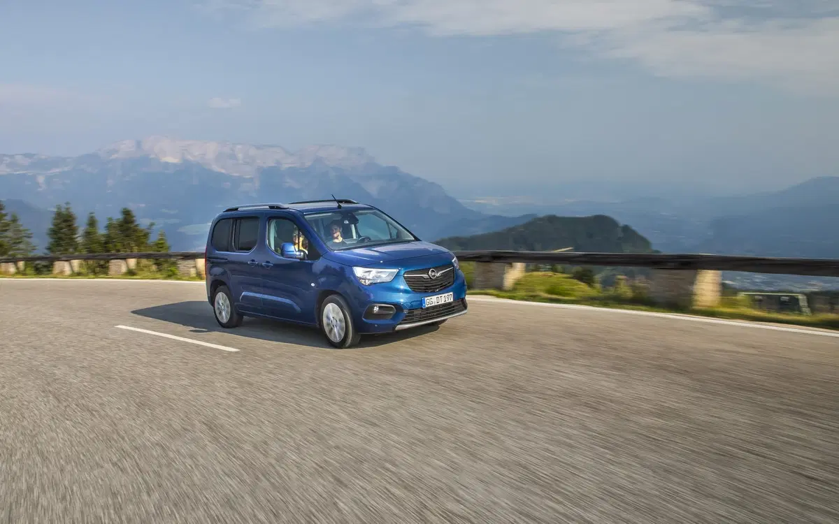 Opel Combo Life: più spazio, più tecnologia, più comfort [Video] (6)