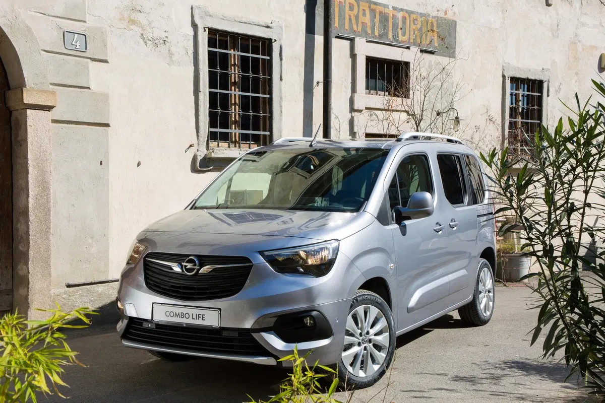 Opel Combo Life: più spazio, più tecnologia, più comfort [Video] (8)