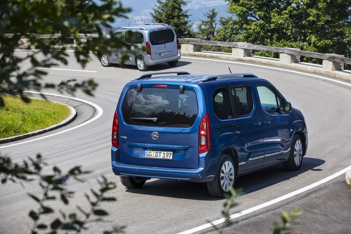 Opel Combo Life: più spazio, più tecnologia, più comfort [Video] (15)