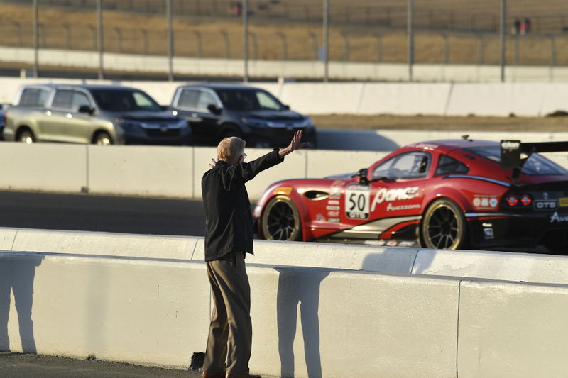 Don Panoz saluta una sua Avezzano in pista