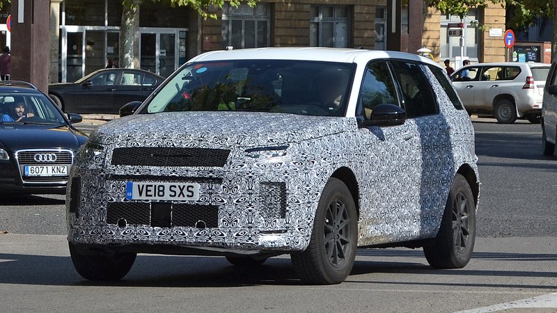 Land Rover Discovery Sport restyling, le foto spia