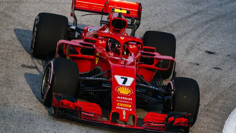 F1, GP Singapore 2018, FP2: Raikkonen al top, Vettel a muro