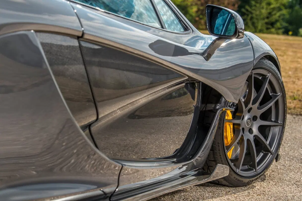Jenson Button, in vendita la sua McLaren P1 da 1,8 milioni di euro (9)