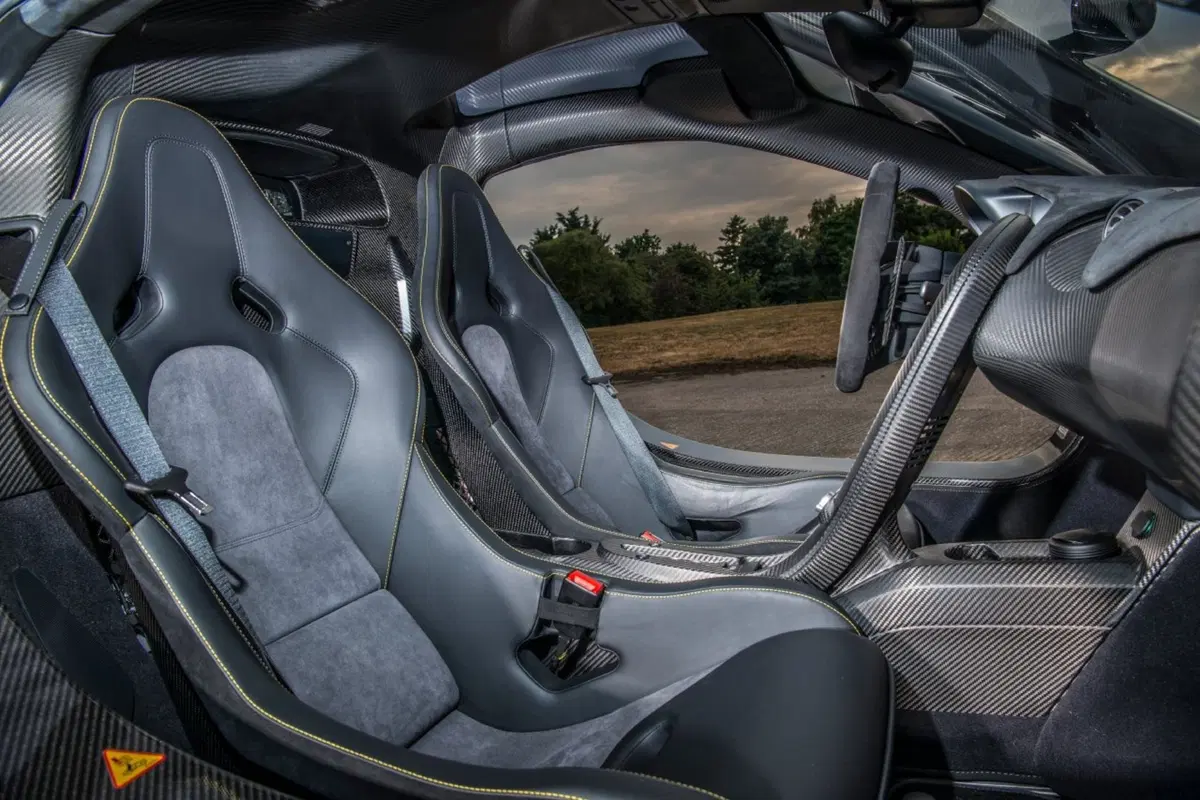Jenson Button, in vendita la sua McLaren P1 da 1,8 milioni di euro (13)