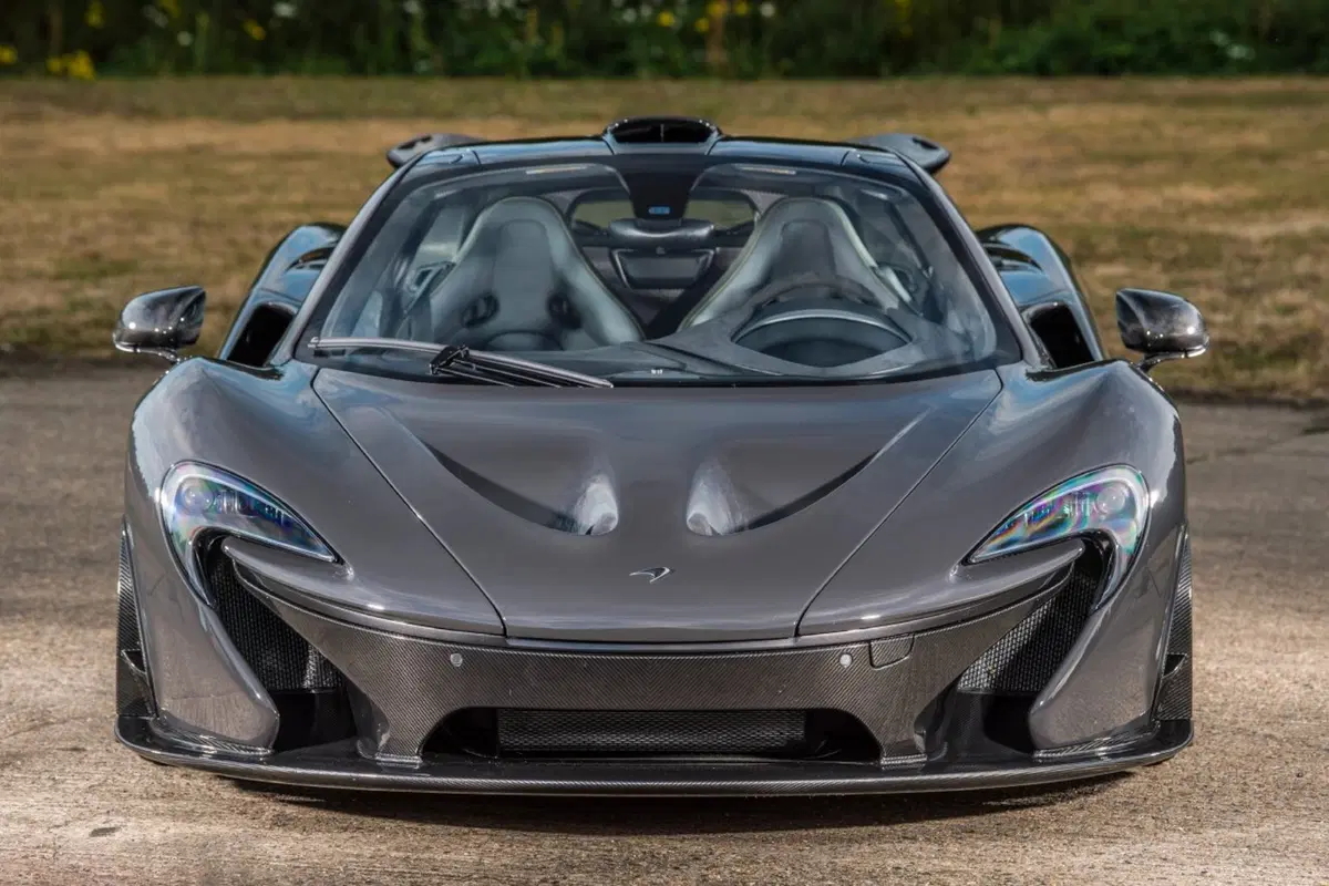 Jenson Button, in vendita la sua McLaren P1 da 1,8 milioni di euro (5)