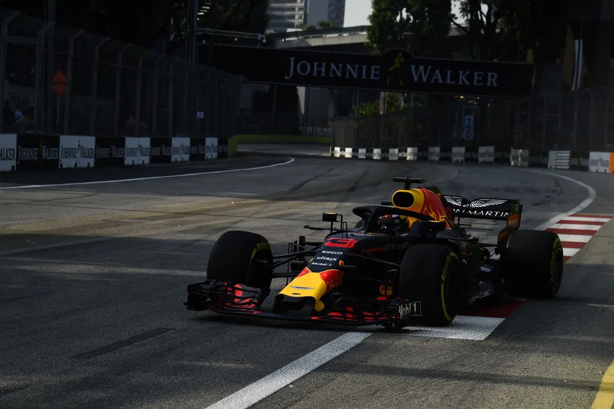 F1, GP Singapore 2018, FP3: Vettel 1°, dietro Raikkonen e Hamilton (7)