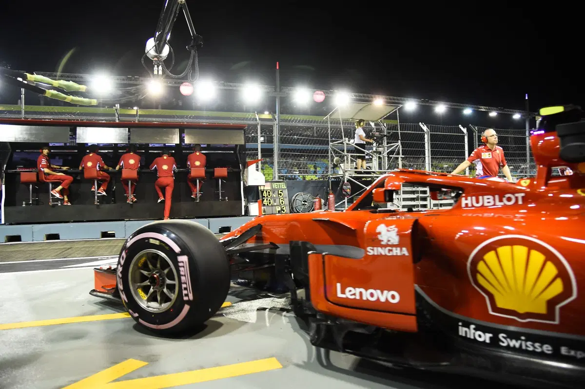 F1, GP Singapore 2018, FP3: Vettel 1°, dietro Raikkonen e Hamilton (13)