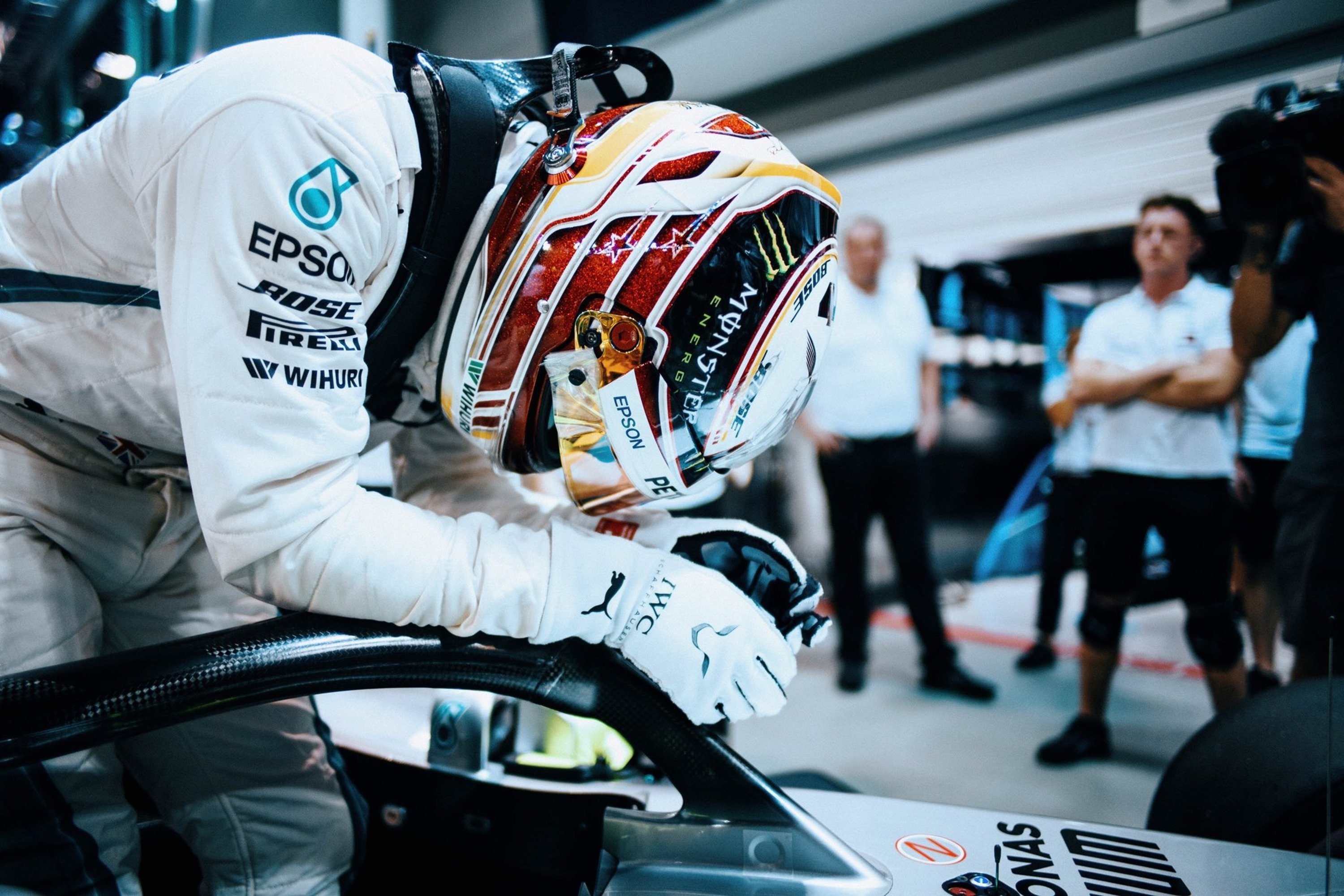 F1, GP Singapore 2018: Hamilton, un giro da manuale